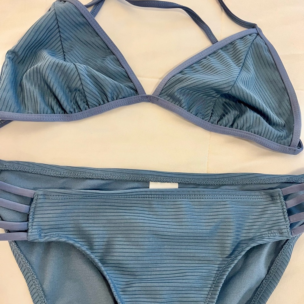 Triangle Bikini Set - Picture 2 of 4